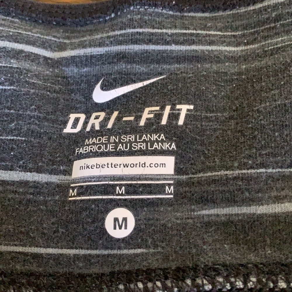 Nike capris - Picture 3 of 3